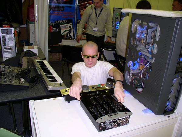 �������� IT-WEEK 2004. ������� ���, ������� �������.