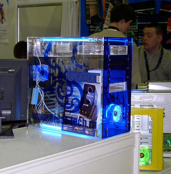 �������� IT-WEEK 2004. ������� ���, ������� �������, ����� ������ ����������� ������� Clear-Tech PC7